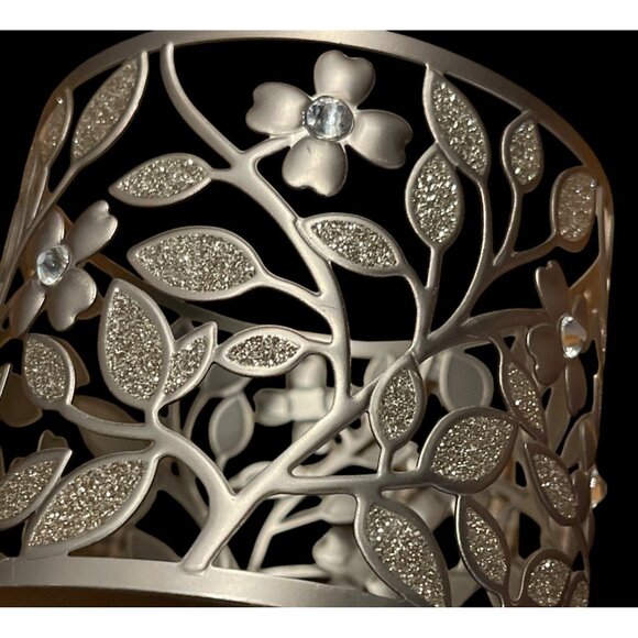 Bath and Body Works Dogwood Pedestal 3-Wick Candle Holder & Candle Lot 3 New - Picture 7 of 7